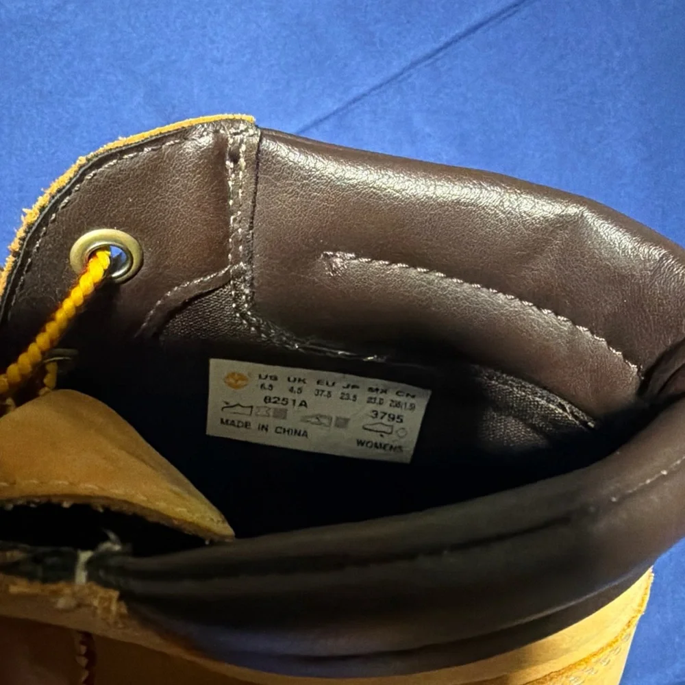 Timberland boot in brown leather, style‎ number 8251A, in women's size US 6.5.